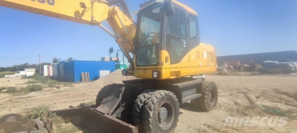 Komatsu PW 140-7 Excavatoare cu roti