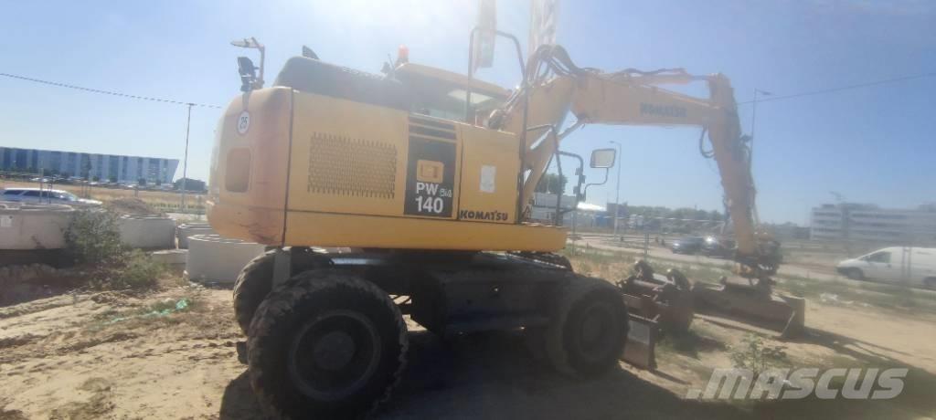 Komatsu PW 140-7 Excavatoare cu roti