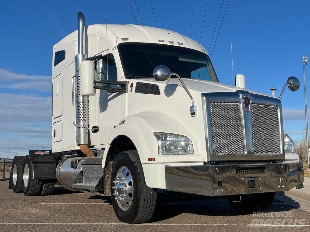 Kenworth T 880 Autotractoare