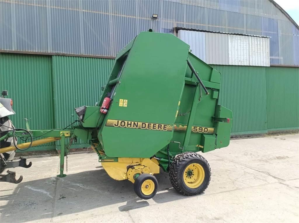 John Deere 590 Masina de balotat cilindric