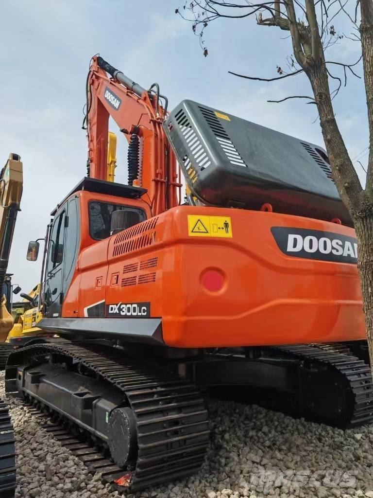 Doosan DX 300 LCA Excavatoare pe șenile
