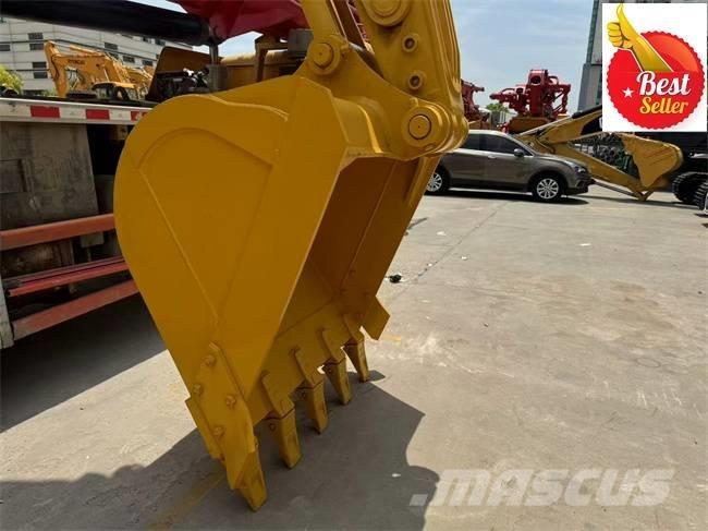 Komatsu PC 220 Excavatoare pe șenile
