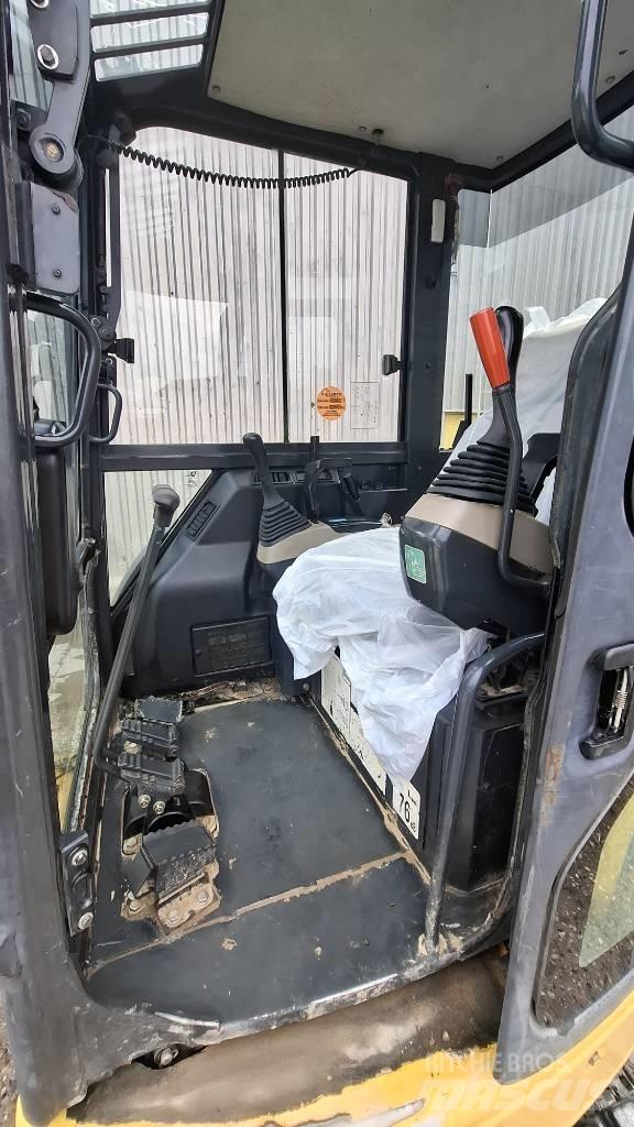 Komatsu PC27MR Mini excavatoare < 7t