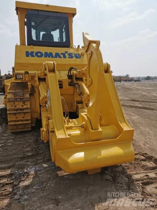 Komatsu d375a Buldozere pe senile