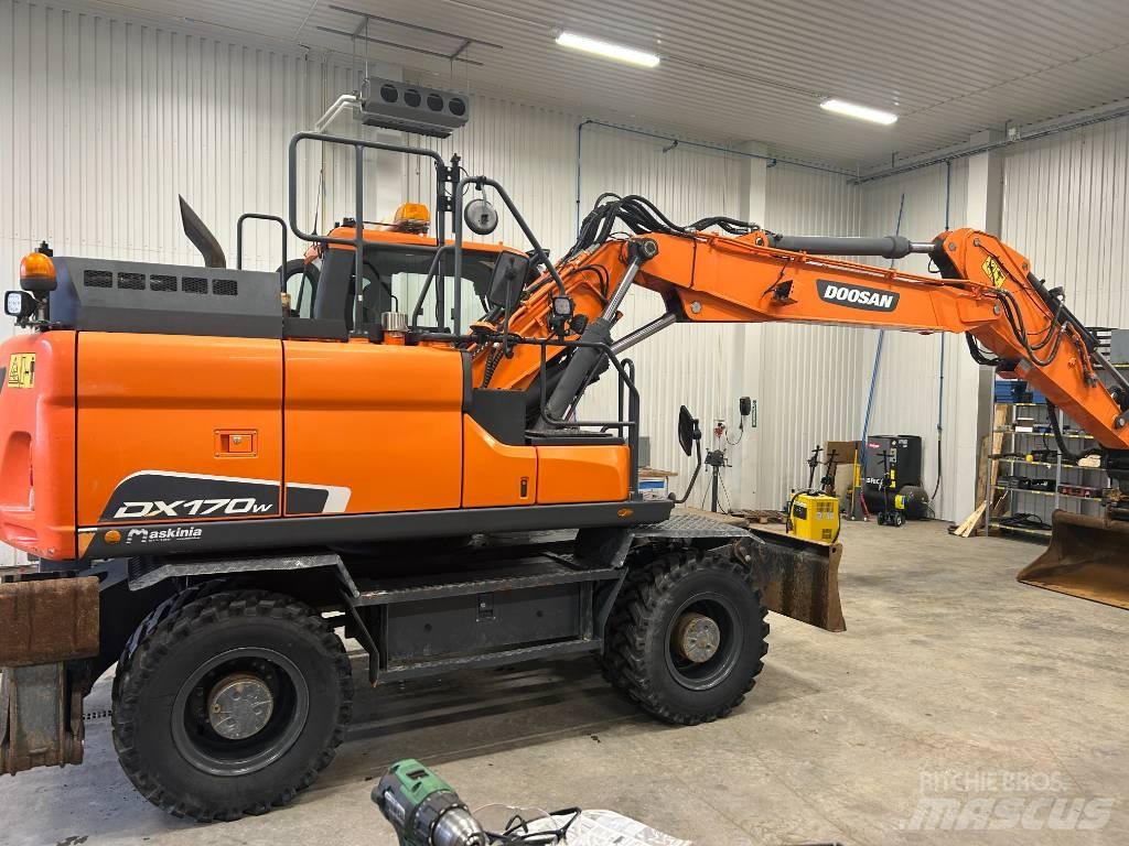 Doosan DX170W-5 Excavatoare cu roti