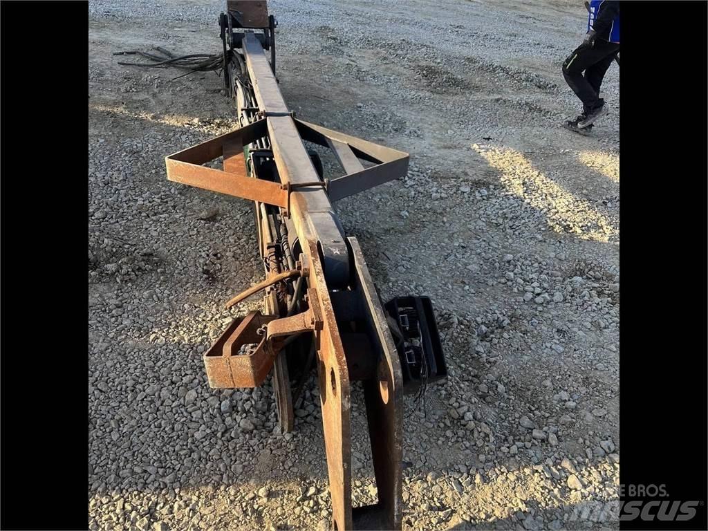 Loglift 210 Macarale pentru culegatoare