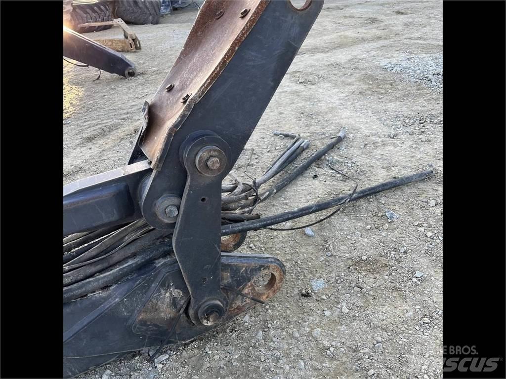 Loglift 210 Macarale pentru culegatoare