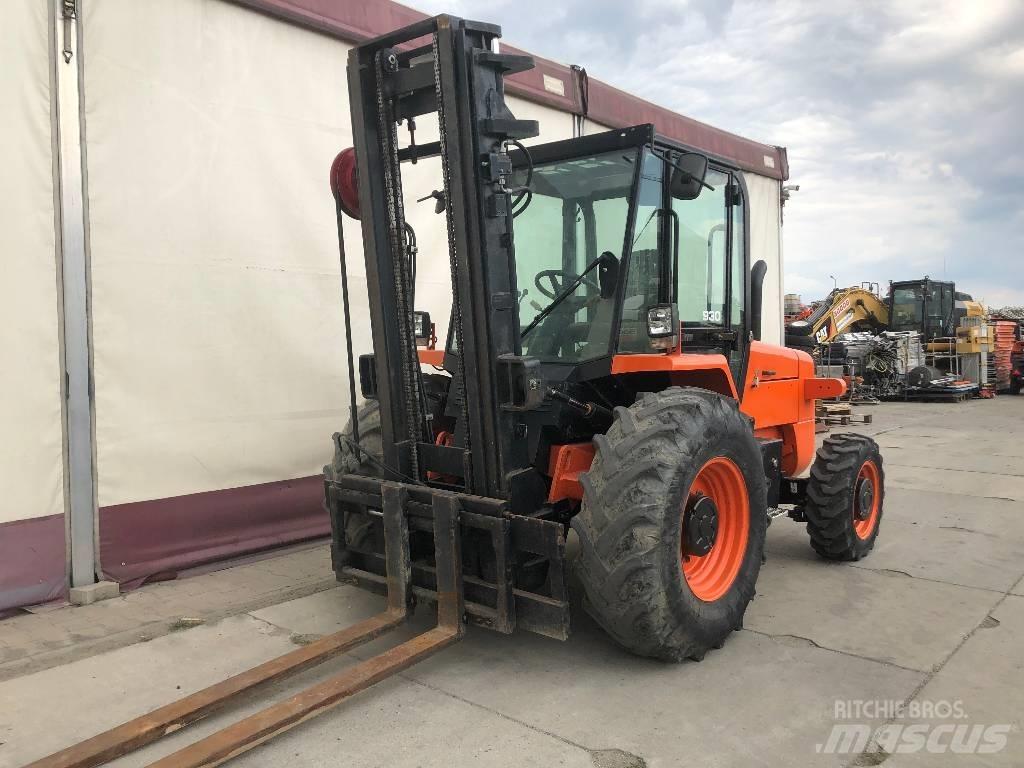 JCB 930-4 Masini de teren dificil