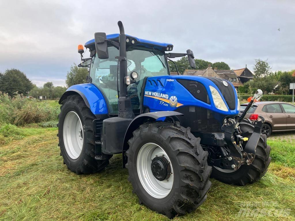 New Holland T7.225 Tractoare