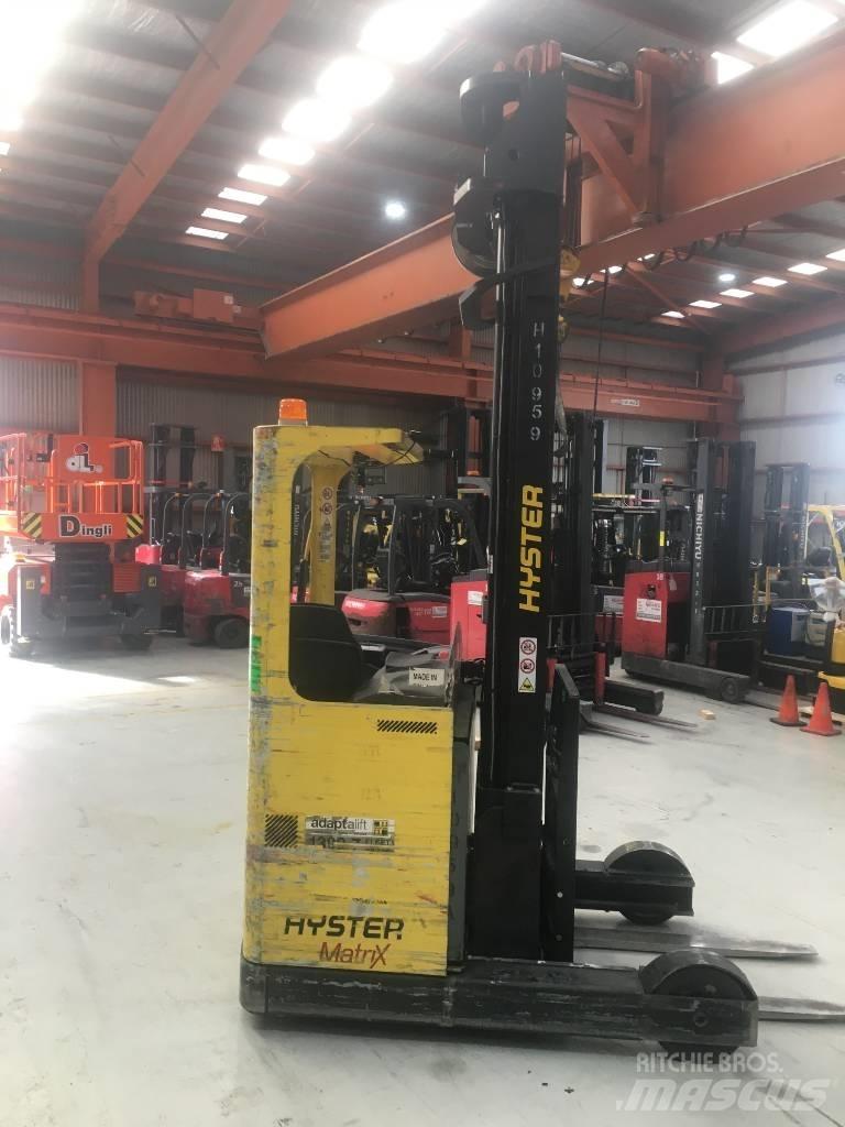 Hyster R1.6 Stivuitor cu catarg retractabil