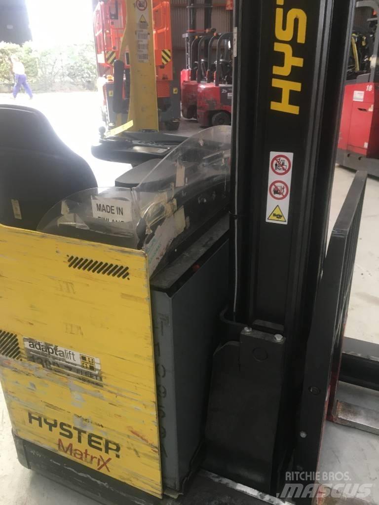 Hyster R1.6 Stivuitor cu catarg retractabil