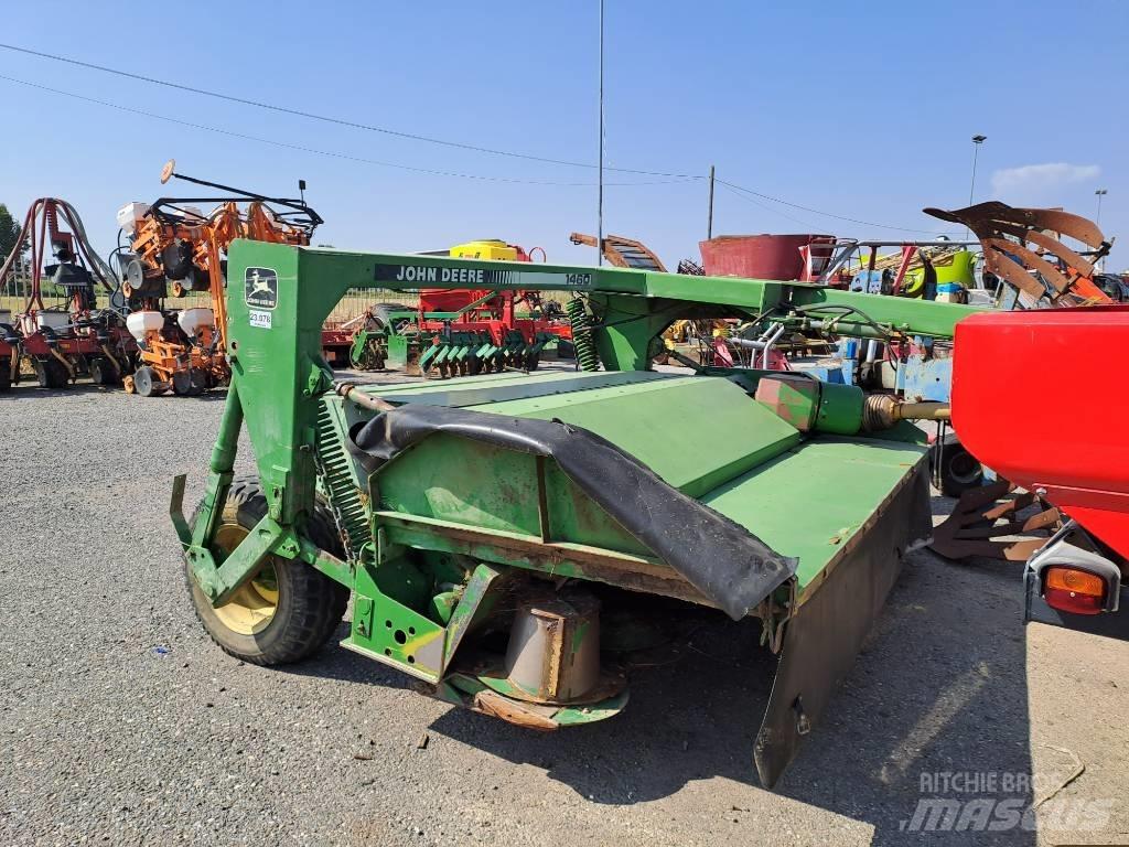 John Deere 1460 Cositoare de iarba cu umidificator