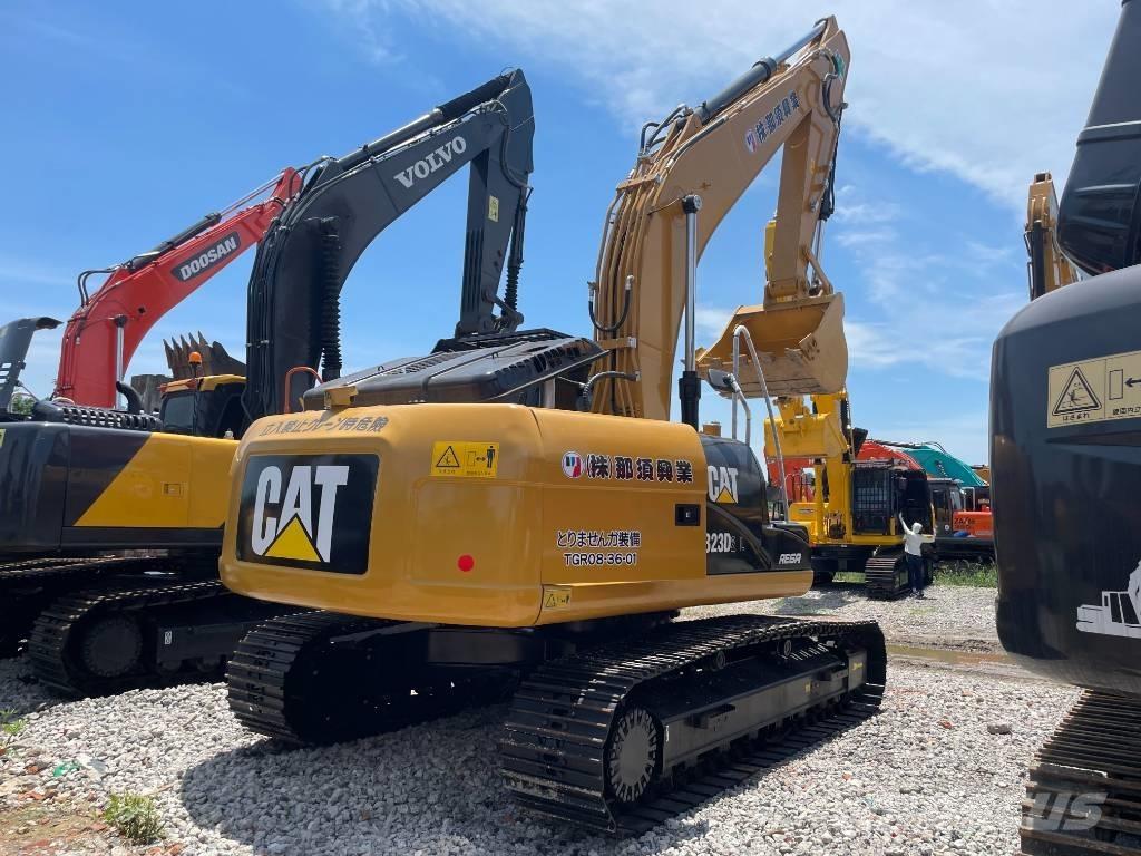 CAT 323D2 Excavatoare pe șenile
