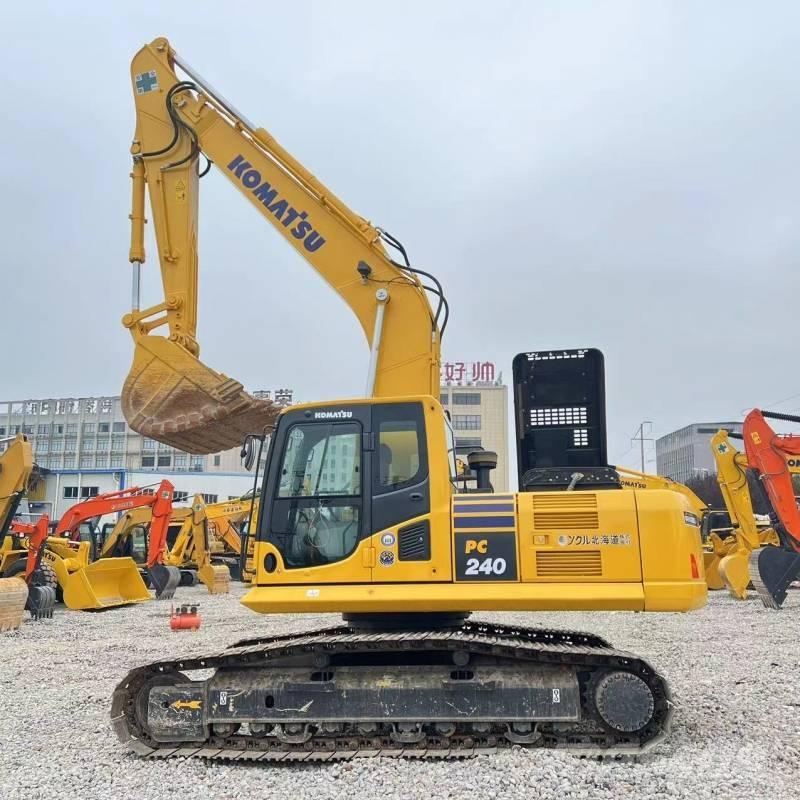 Komatsu PC 240 Excavatoare pe șenile
