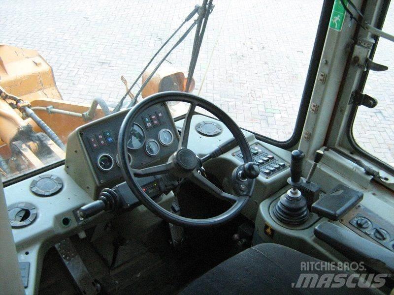 Hyundai HL740-3 Incarcator pe pneuri