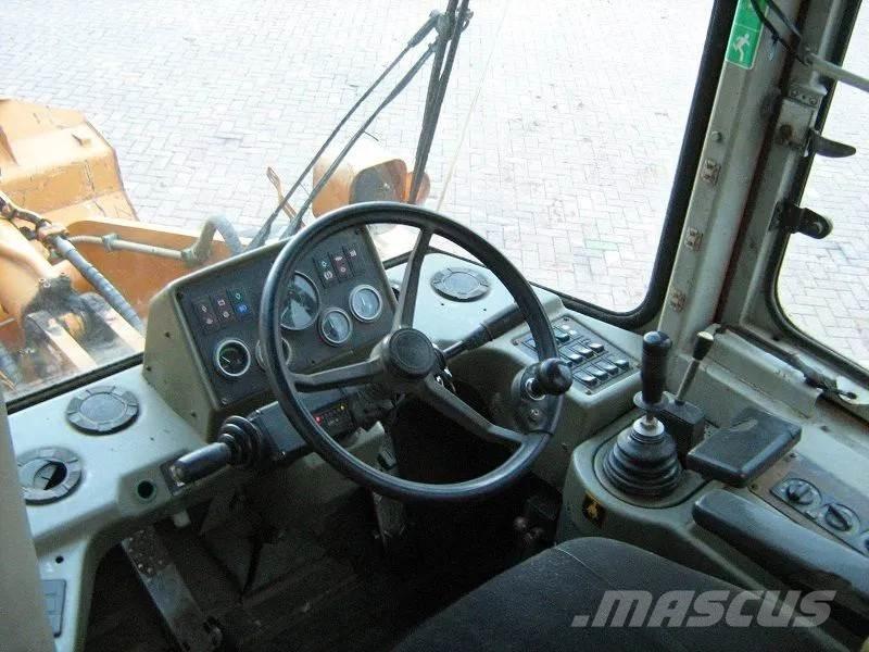 Hyundai HL740-3 Incarcator pe pneuri