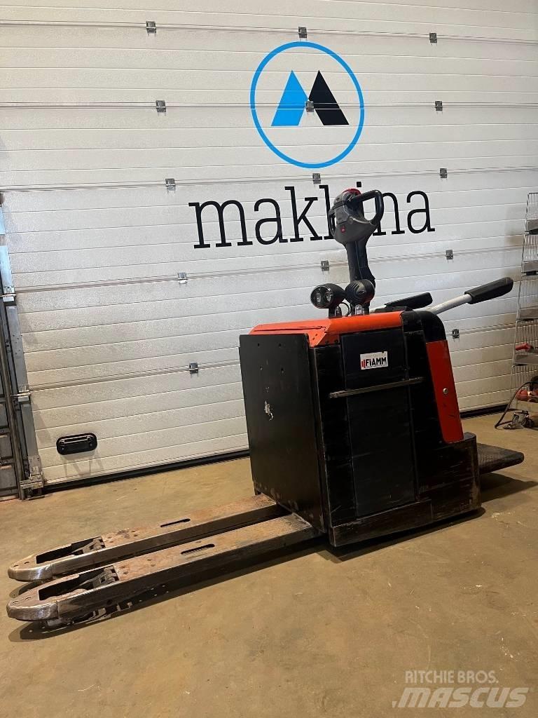 BT LPE 240 / M Transpaleta manuala