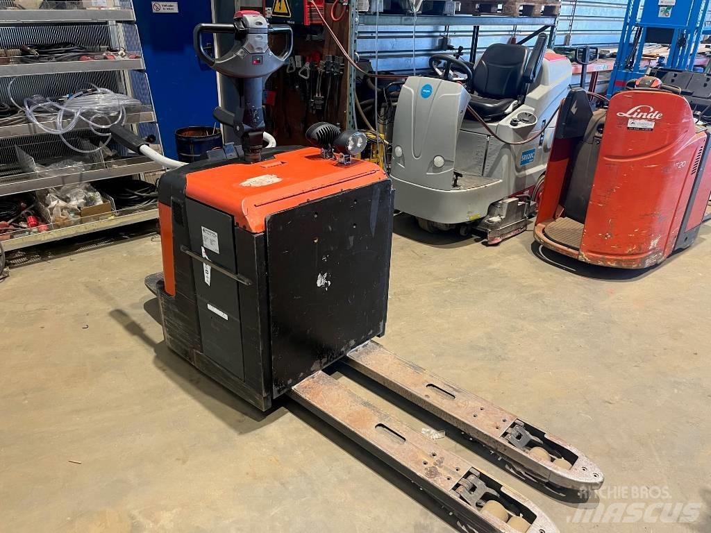 BT LPE 240 / M Transpaleta manuala