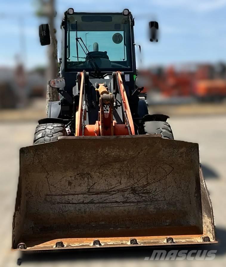 Komatsu WA 80-6 Incarcator pe pneuri