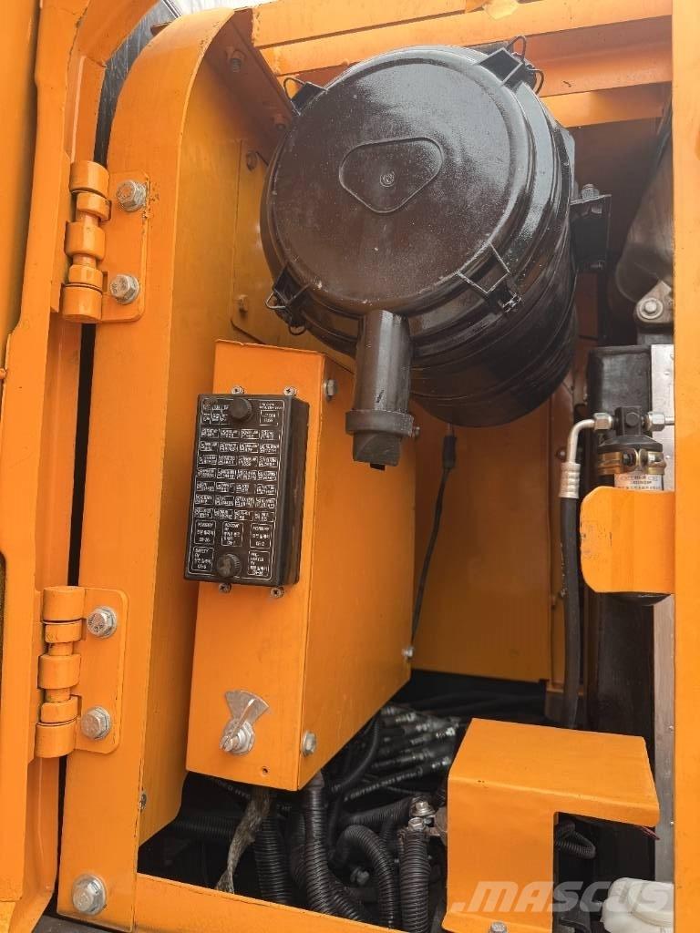 Hyundai HX 220 Excavatoare pe șenile
