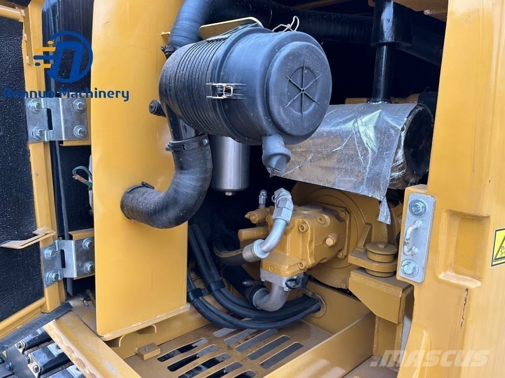 CAT 306E with rubber Mini excavatoare < 7t