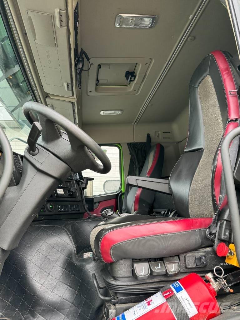 Volvo FM 8*4 Autobasculanta