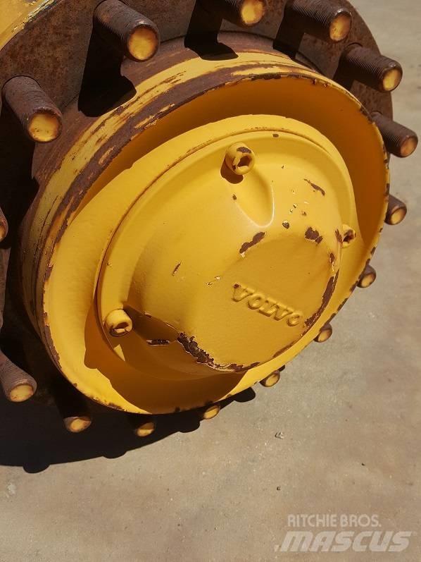 Volvo L90E Axe
