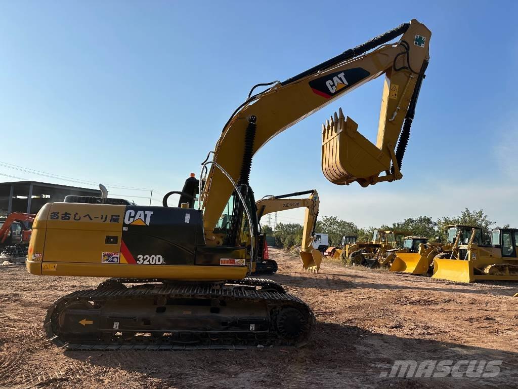 CAT 320DL Excavatoare pe șenile
