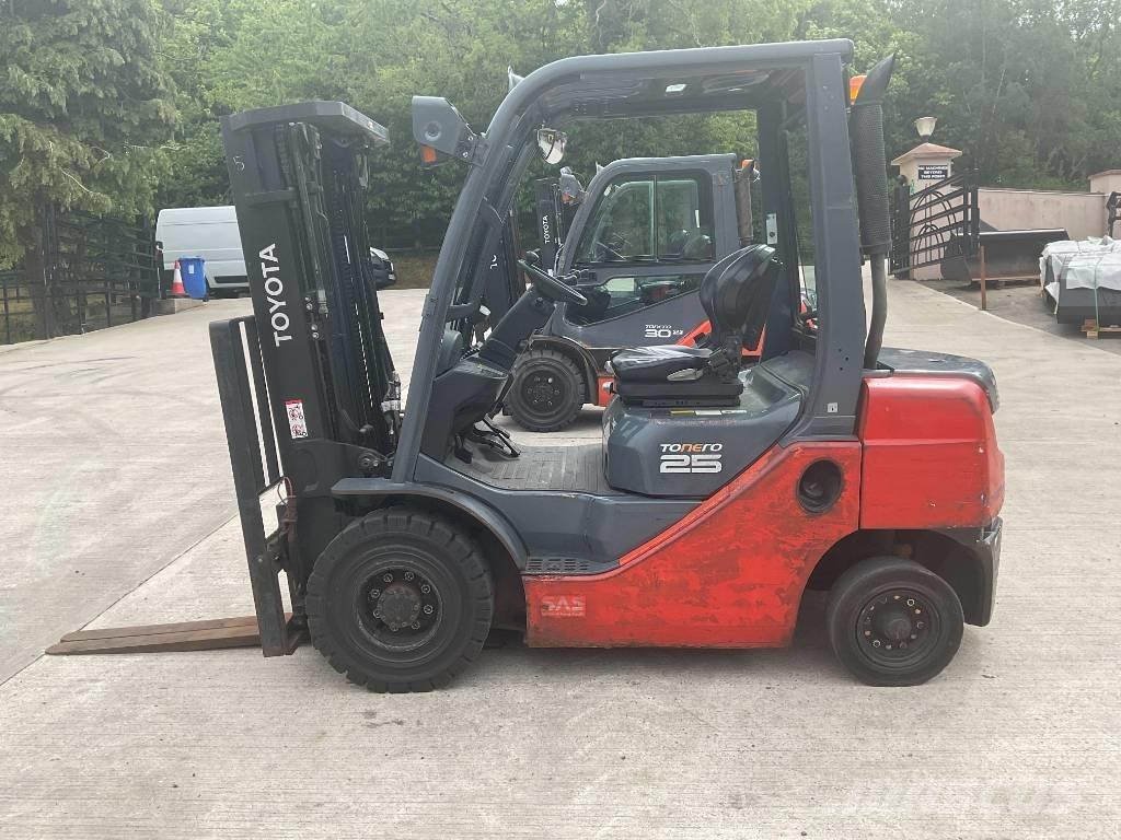 Toyota 02-8 FDF 25 Stivuitor diesel