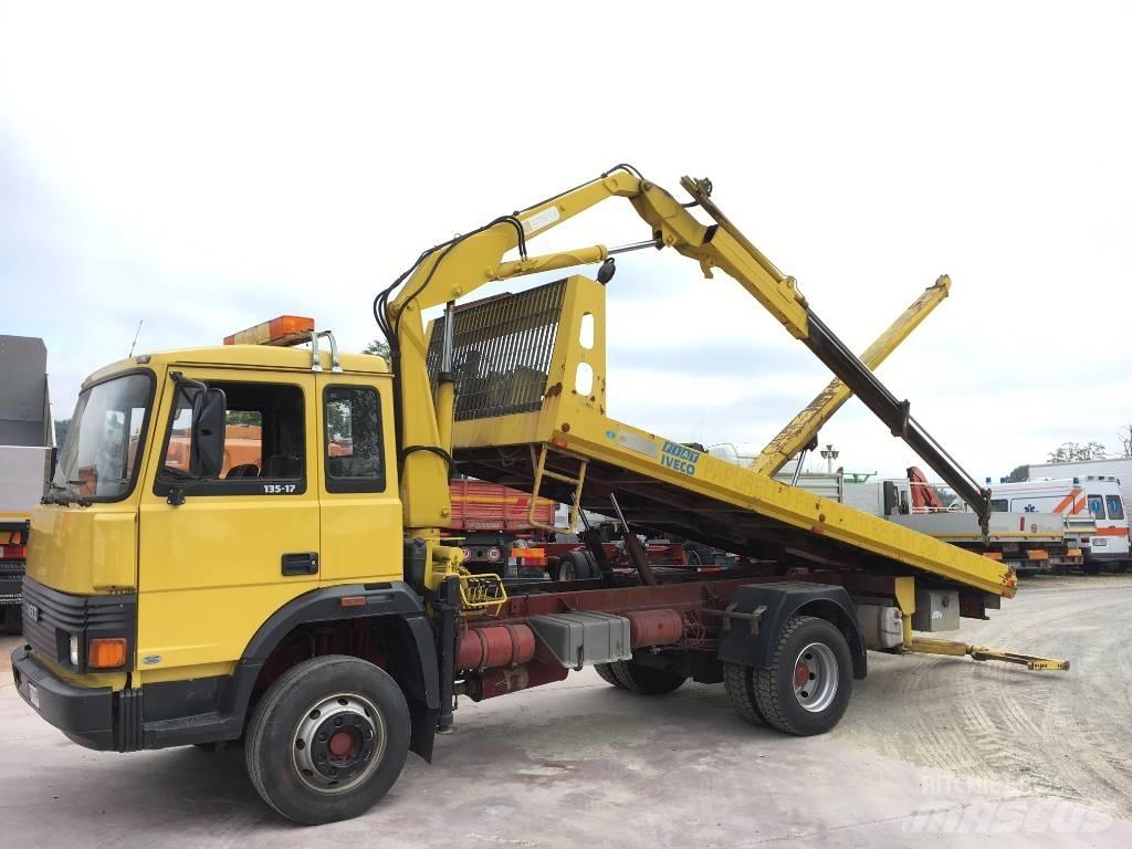 Iveco 135-17 Transportatoare vehicule
