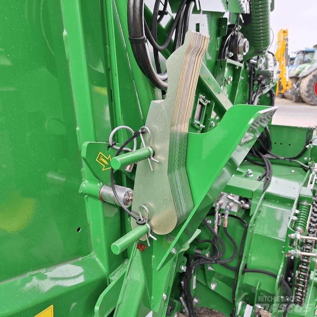 John Deere V461M Masina de balotat cilindric