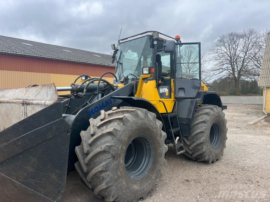 Komatsu WA 320-5 Incarcator pe pneuri