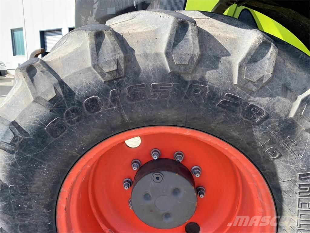 CLAAS AXION 810 Tractoare