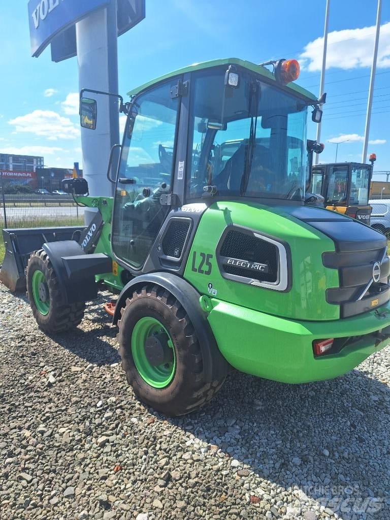 Volvo JL25H ELECTRIC Incarcator pe pneuri