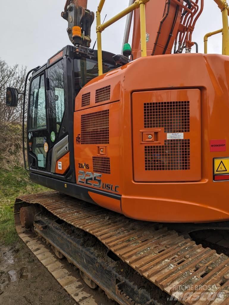 Hitachi ZX225US-7 Excavatoare pe șenile
