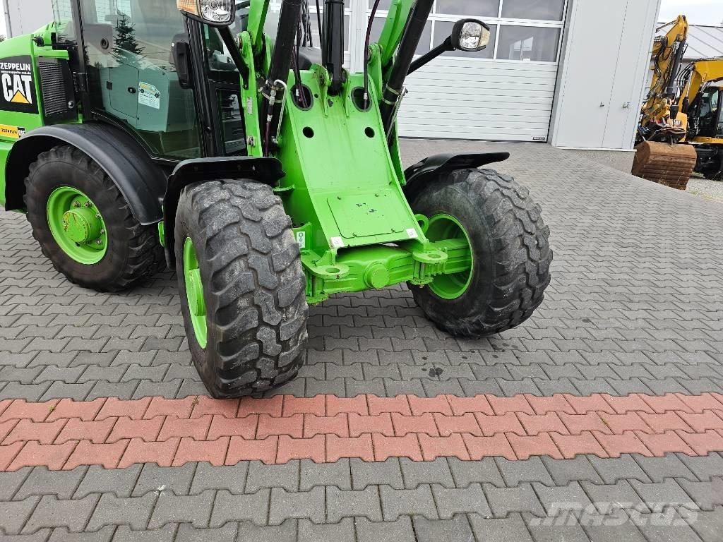 CAT 906 M Incarcator pe pneuri