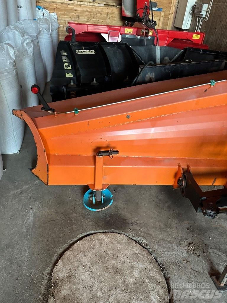 FMG AA 300 Lame pentru dezapezire si pluguri