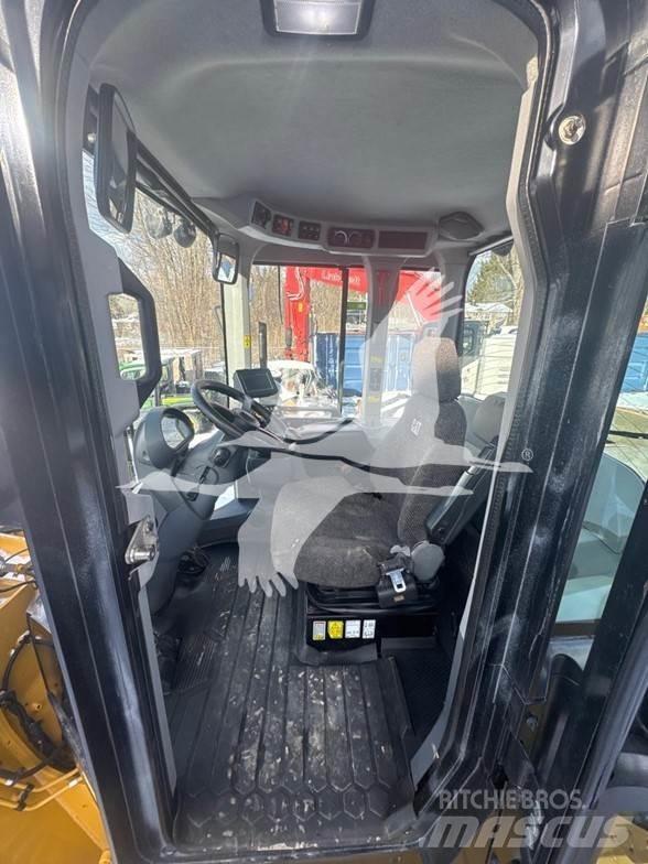 CAT 938M Incarcator pe pneuri