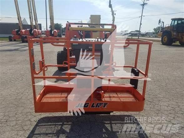 JLG 450AJ Nacele cu brat articulat