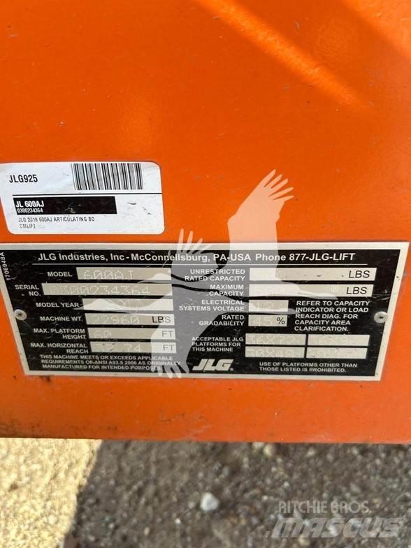JLG 600AJ Nacele cu brat articulat
