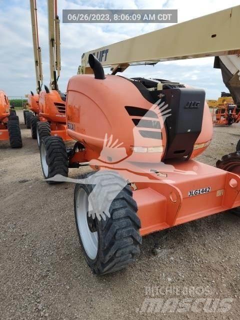 JLG 600AJ Nacele cu brat articulat