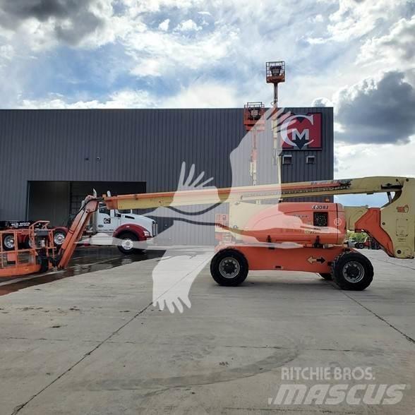 JLG 800AJ Nacele cu brat articulat