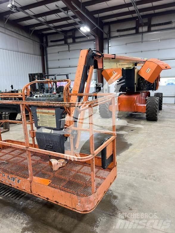 JLG 800AJ Nacele cu brat articulat