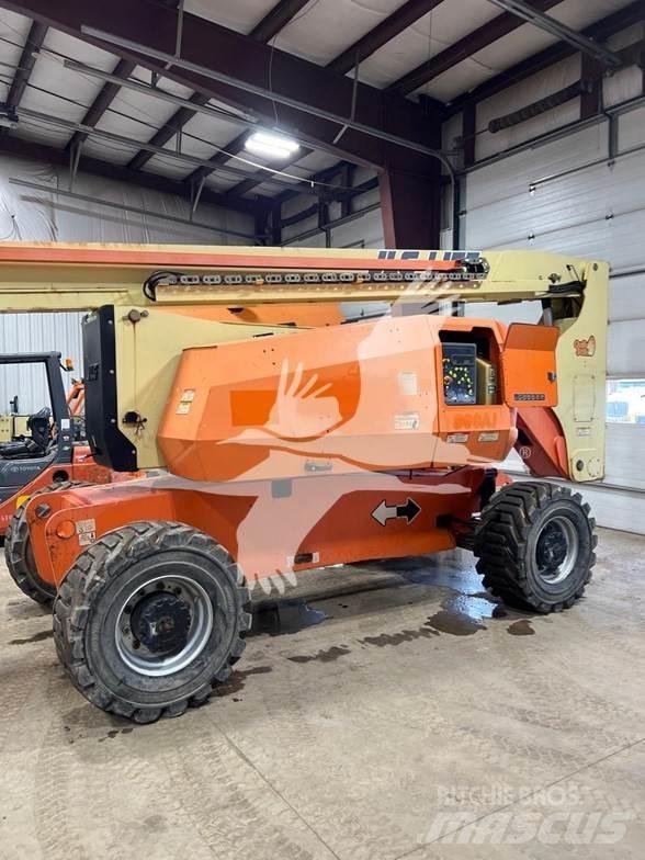 JLG 800AJ Nacele cu brat articulat