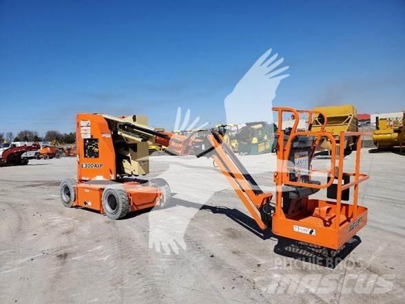 JLG E300AJP Nacele cu brat articulat