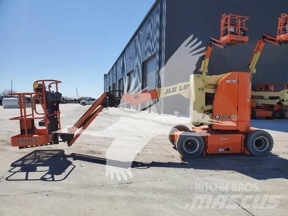 JLG E300AJP Nacele cu brat articulat