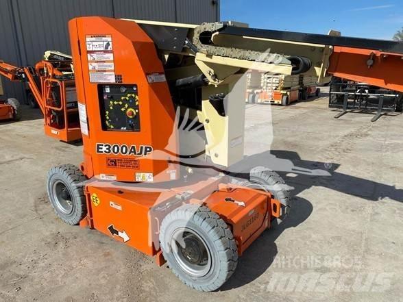 JLG E300AJP Nacele cu brat articulat