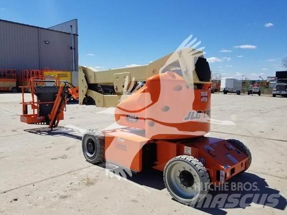 JLG E400AJPN Nacele cu brat articulat