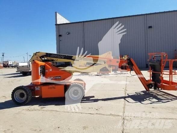 JLG E450AJ Nacele cu brat articulat