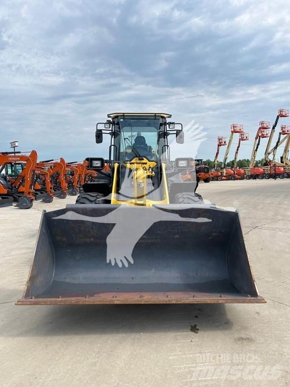 Komatsu WA270 Incarcator pe pneuri